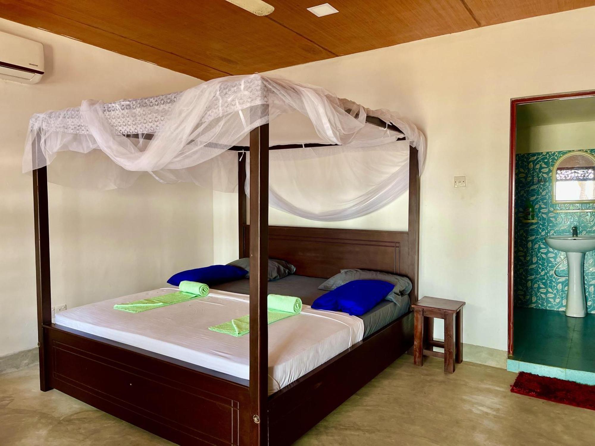 Coconut Hill Arugam Bay Hostel Exterior photo