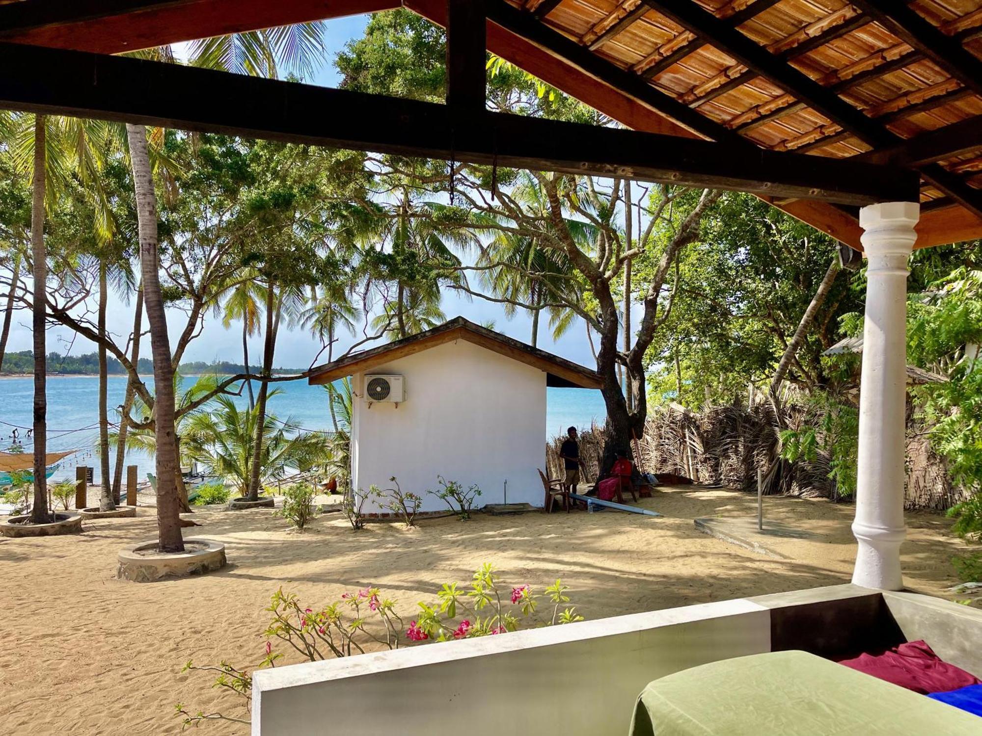 Coconut Hill Arugam Bay Hostel Exterior photo